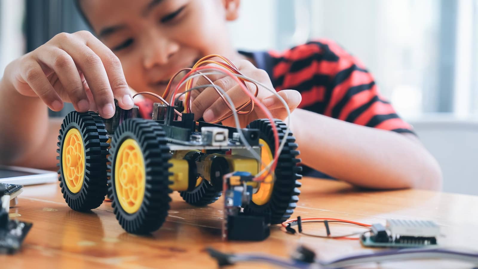 La diversión y el aprendizaje con juguetes de robótica
